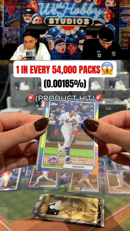 The Topps MLB x KAWS collab is already producing 🔥 We just found @kaws 1/1 autograph😳

#kaws #topps #whodoyoucollect #sportscards #tradingcards #cardpull #1of1 #thehobby #cardcollector 