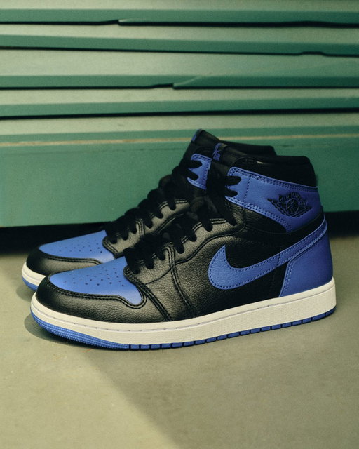 🔵 True to the Blue 🔵
🛩️The Air Jordan 1 Retro High OG "Royal" 💎 launches on 10/10 in full family sizes. Link: https://bit.ly/3W9eOC0 #jordan1 #airjordan #royal 