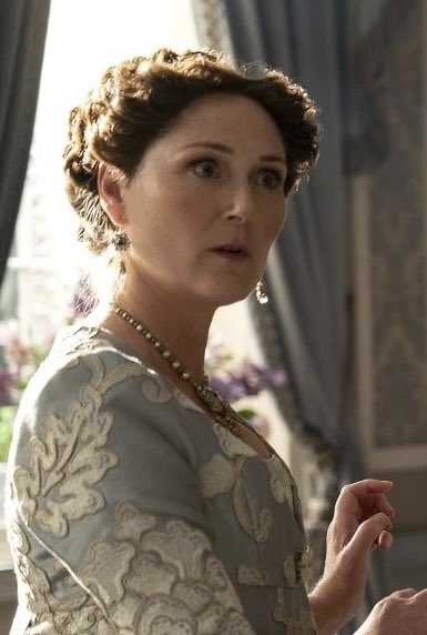 A ‘BRIDGERTON’ prequel series is in the works at Netflix.

The series will follow the budding romance of young Violet and Viscount Edmund Bridgerton. 