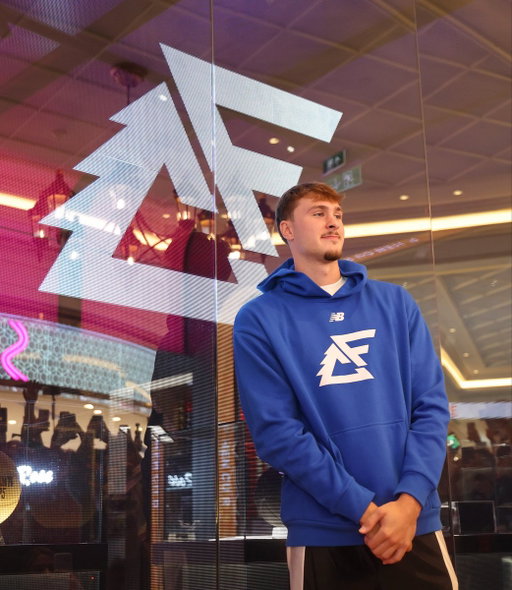 New Balance reveals Cooper Flagg’s signature logo 👀

📸: Getty 