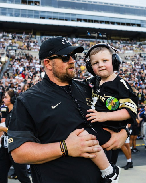 Gave strength a whole new meaning. 💪

Purdue football strength coach Nate Rock's son, Jack, is officially cancer-free. #HammerDownCancer

This is their story: https://boile.rs/RockFamily 