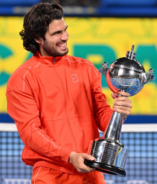 Early Favorites to win the Australian Open, via Kalshi:

43% — Carlos Alcaraz
27% — Jannik Sinner
8% — Alexander Zverev
5% — Novak Djokovic
4% — Daniil Medvedev
3% — Arthur Fils
3% — Lorenzo Musetti
2% — Taylor Fritz 