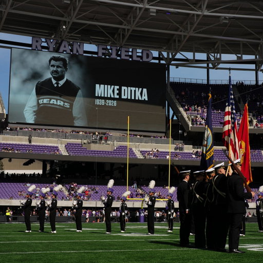 Before today’s game, we took a moment of silence to honor a Chicago legend, Coach Mike Ditka 🧡💜 