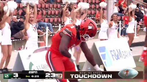 Count the broken tackles en route for the TD 🔥 
