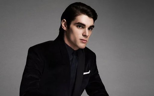 'Breaking Bad' star RJ Mitte has died by suicide at 34, TMZ reports. 