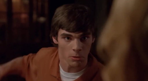 Breaking Bad star RJ Mitte, who played Walter White Jr. dıes by suicide. 