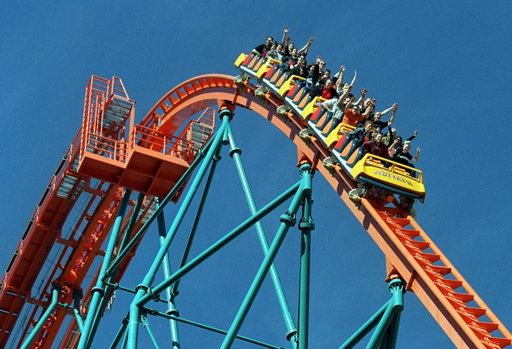 One person has died and several others were reportedly injured following an incident on the Goliath roller coaster at Six Flags Over Georgia.

Witnesses say a man fell from the 200-foot-tall ride, leaving passengers stranded until emergency crews evacuated them.

Police are investigating.

📸:Getty