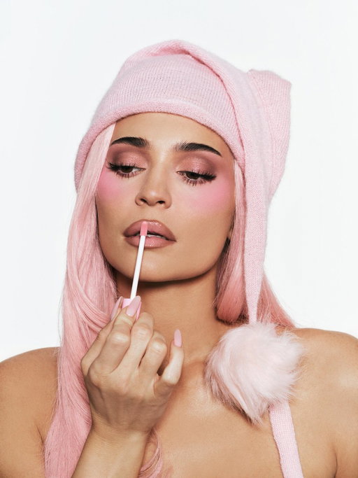 meet our NEW winter kissed holiday collection 🎀 this limited-edition collection inspired by the iconic blush that started it all. four best-selling formulas, reimagined in the signature winter kissed pink 🤍 coming 10.21 to https://kyliecosmetics.com/ + coming 10.25 to @ultabeauty! 