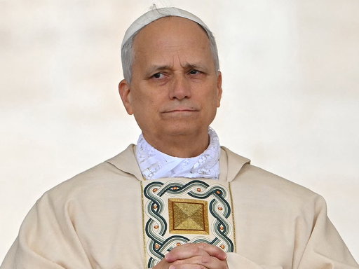 ❤️‍🩹 Pope Leo XIV diagnosed with lung cancer, part of lung removed.

Read more: https://t.co/wlbCyC22c7 