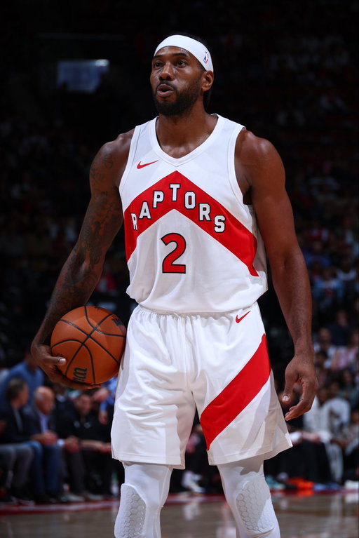 Kawhi back hoopin in the 6 🦖 

(📸: Getty) 