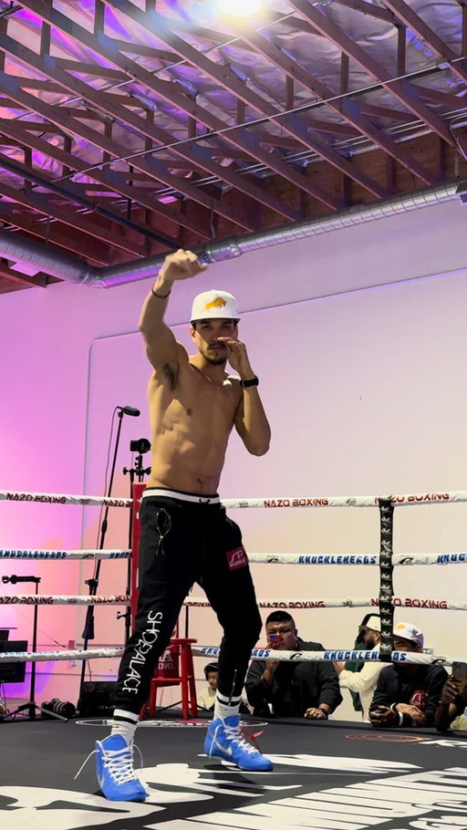 The Heartbreaker is ready to break some hearts on Oct. 17th. 💔

#FigueroaKameda | Oct. 17 | ▶️ DAZN &amp; TNT | 🎟️ https://ticketaster.com/ 