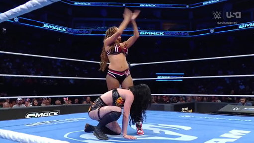 IT'S PAIGE WITH HER FOOT ON THE ROPE TO TAKE THE WIN AGAINST NIKKI BELLA! #WWE #SMACKDOWN 