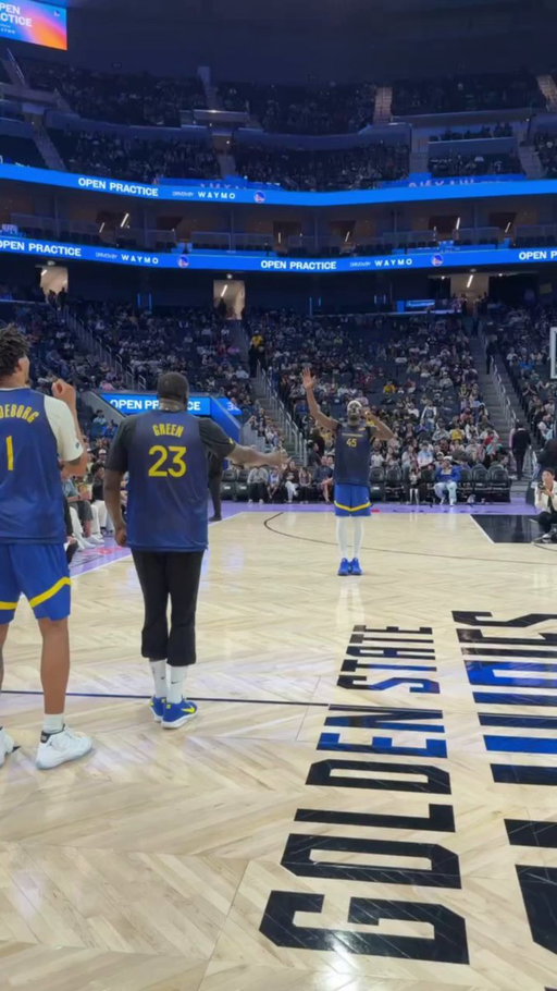 The @warriors rookies are putting on a SHOW 🎤🕺

Draymond and the team are LOVING the performances at Golden State's Open Practice! 
