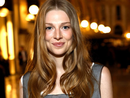👀 Hunter Schafer reveals she had bottom surgery last year.

Read more: https://t.co/SCvCHl24Cn 