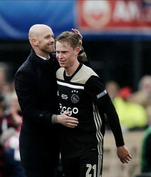 🚨🎙| Erik Ten Hag on Frenkie de Jong being his first choice for midfield:

“Of course, I did my best; I set up meetings with him, I tried to pursue him to come over. He could have been very important building the team. But we couldn't make it.”

(@TheAthleticFC) 