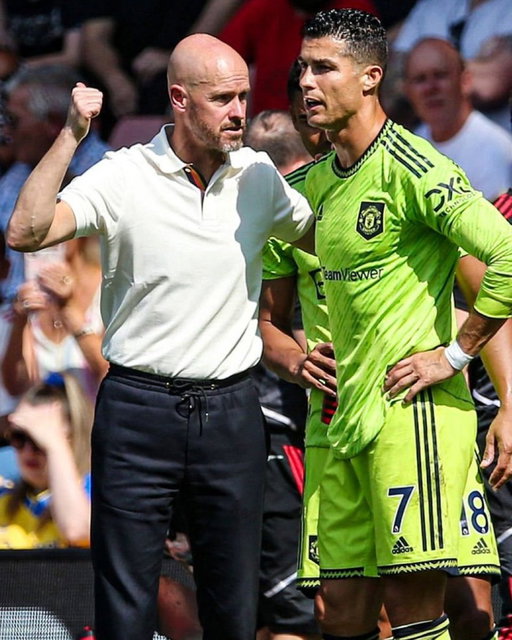 🚨🎙️ Erik ten Hag on his time with Cristiano Ronaldo at Manchester United:

“HE ABANDONED THE TEAM AND ABANDONED ME, because we had plans for him.

I went to Portugal to talk to him about my goals before joining Manchester United. He’s one of the greatest players in football history, and I respected him immensely.

But he didn’t run with the ball or without it. The reason was that he hadn’t prepared.

Every great team must adapt to its best player, but that best player also has to WORK FOR THE TEAM.” 👀