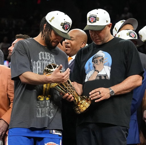 Jalen Brunson and the Knicks will receive their championship rings tonight and raise a championship banner at MSG.

LeBron James and Jaylen Brown will also make their Sixers debuts tonight.

To witness all of this in one building, the get-in price is a whopping $1,865 🤯

(Ticket prices via @TickPick )