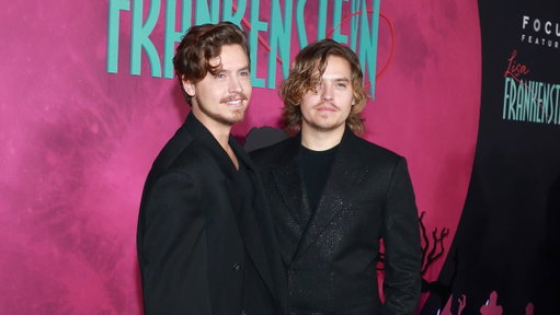 Dylan Sprouse Says He and Twin Cole Are ‘Children of Incest,’ Reveal Shocking Ancestry Results Details: https://t.co/byxu0hECxv 
