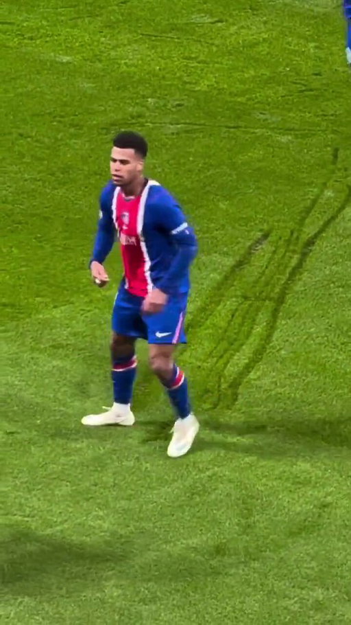 🎥| Doue doing the Cristiano Ronaldo celebration against Barcelona. 🥶 