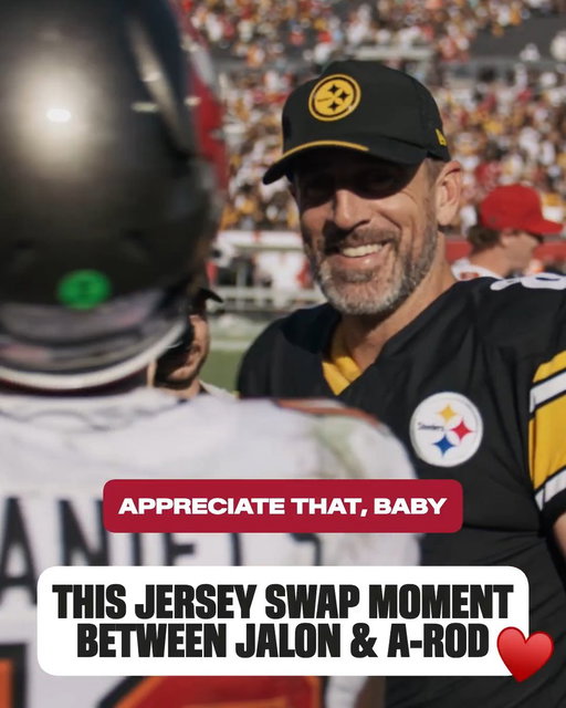Jalon Daniels swapping jerseys with his childhood hero is why sports are awesome 🤝 
