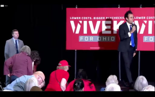 RT @ethanclynne: Vivek Ramaswamy’s first public appearance today didn’t go well: 