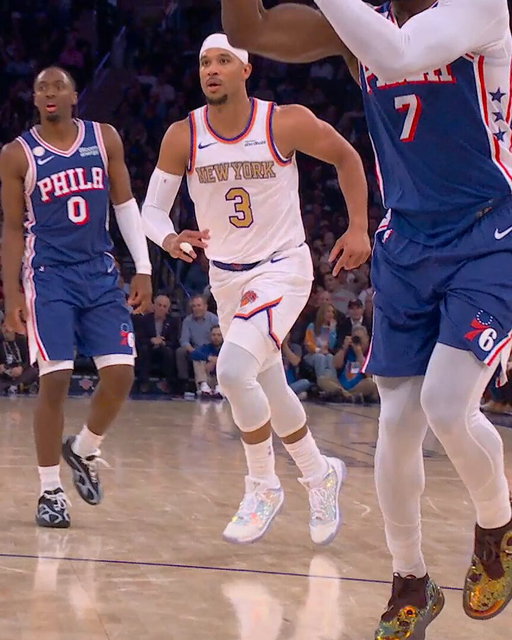 LeBron James and Jaylen Brown in Sixers debut:

LeBron:
14 PTS, 9 REB, 7 AST

Jaylen:
19 PTS, 8 REB, 6 AST

Beat the Knicks on ring night at MSG. 