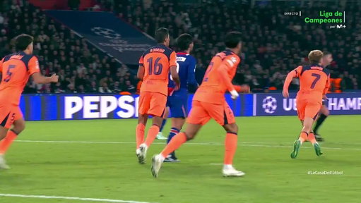 🚨🚨| Ferran Torres celebrating PSG's goal against Barcelona.  