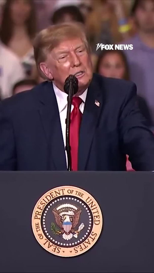 A protester appears to get punched during President Trump's South Carolina rally, and the president stops his speech to react to the commotion.

"Who threw that punch?" Trump asks, pointing toward the crowd before comparing the person who struck the protester to boxing legend Evander Holyfield.

"You reminded me of Evander 'The Real Deal' Holyfield," Trump says, describing how the protester was struck while shouting.

Download the FOX News app for the latest details on Trump's remarks. https://t.co/ISpW9Fc0R3