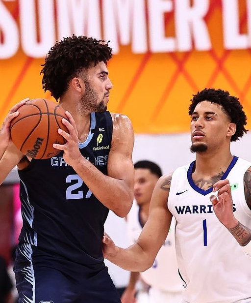 We’ve got a battle between ROTY contenders Cameron Boozer and Yaxel Lendeborg tonight 👀

Polymarket gives Boozer a 38% chance of winning the award, while Yaxel has a 16% chance.

Tonight should be a good one 🔥 