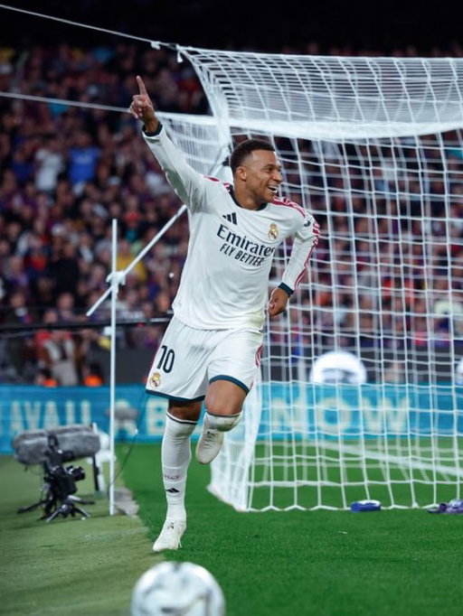 🚨🚨| STAT: Kylian Mbappe has now scored EIGHT goals in EIGHT El Clásicos. 

He has 14 goals in 12 games in his career against Barcelona. 