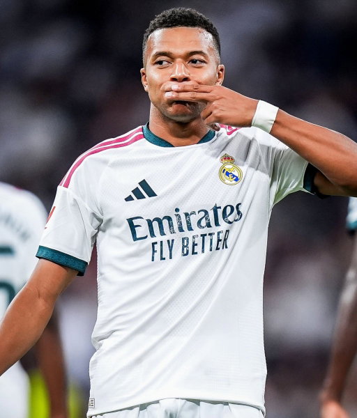 NEW: Kylian Mbappe's Ballon d'Or chances continue to rise on Kalshi ahead of tonight's ceremony:

67% — Harry Kane
25% — Kylian Mbappe
10% — Lamine Yamal 