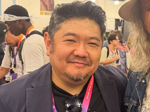 "Looney Tunes" Eric Bauza seen smiling with fans in final photos before death. https://t.co/2XysFT66D5 