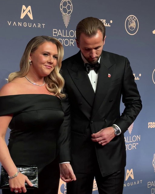 Harry Kane in the house 👔

#ballondor 