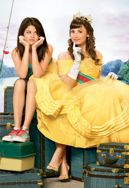 "Once a Princess, always a Princess 👑💗"

Selena Gomez and Demi Lovato recreated the poster for 'PRINCESS PROTECTION PROGRAM.' 