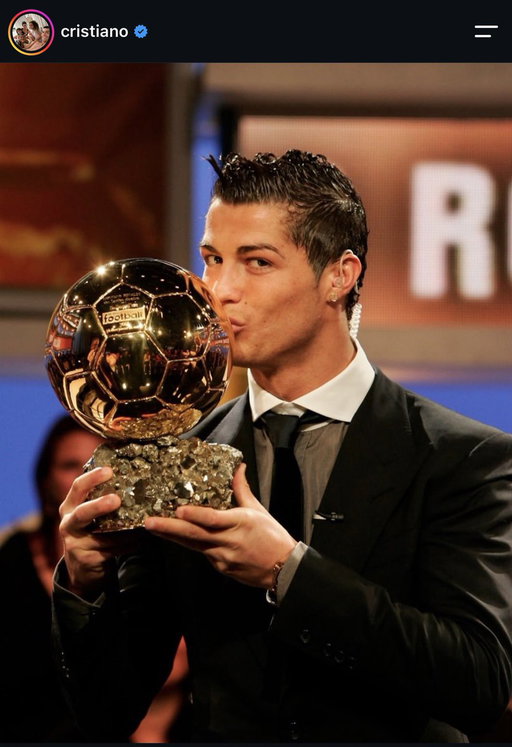 🚨🚨📲| Cristiano Ronaldo on IG: “Football belongs to the fans.”

“Thank you to all the fans around the world, the Best Ballon D'Or of All Time is also yours.” 