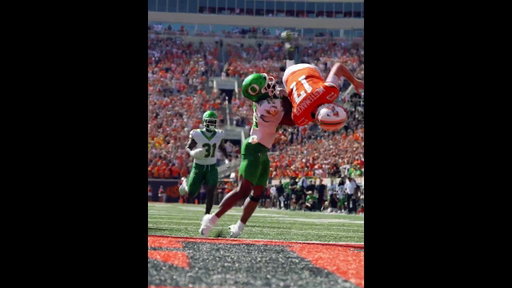 AIR DREW! Oklahoma State's Drew Mestemaker with legendary leap for a TD #collegefootball #okstate
