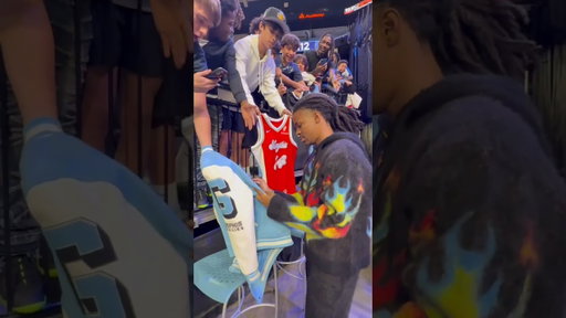 ja morant showing love to fans