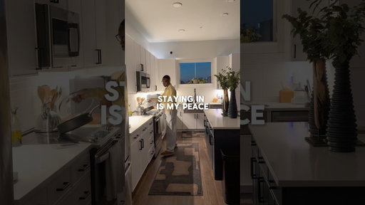 I’m staying in tonight! 👨🏾‍🍳🏡 #homebody #homedecor #interiordecor #weekendvibes