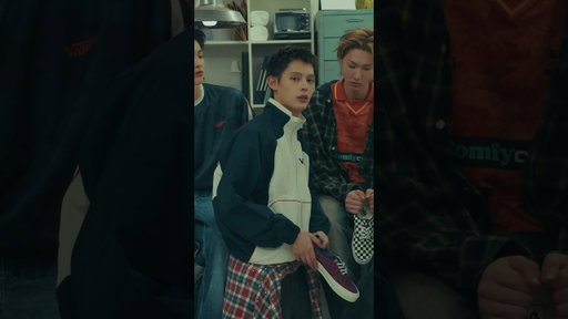 Cortis speaks on their first pairs of Vans and the meaning of Authentic. 📱