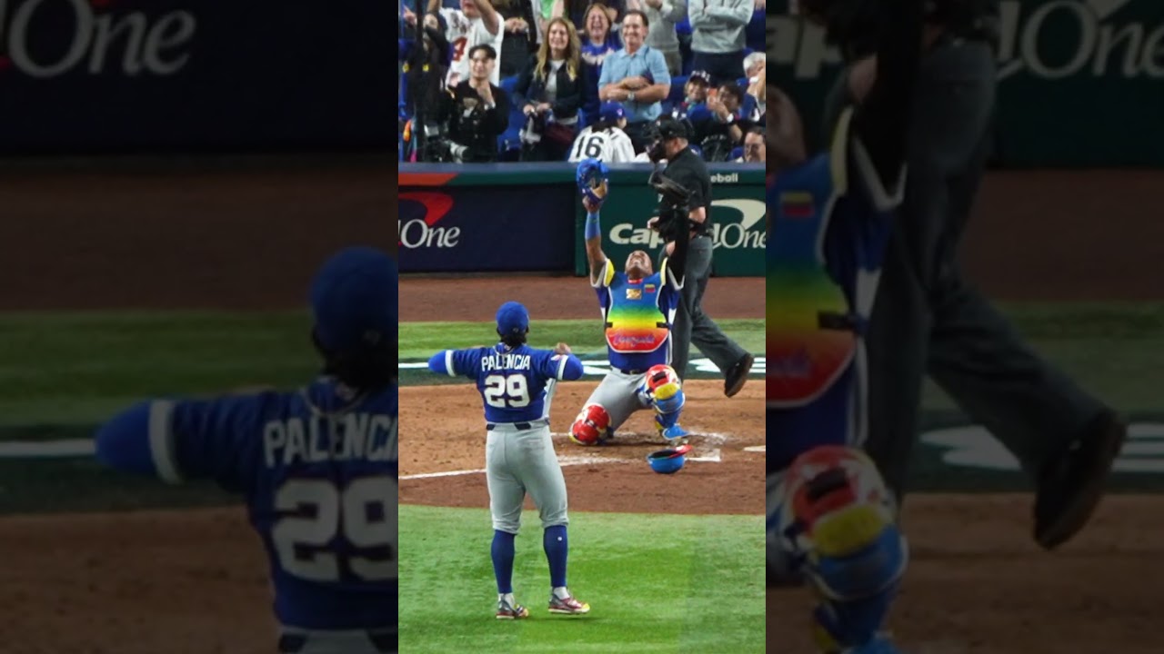 The moment Team Venezuela stamped itself as a #WorldBaseballClassic champion 👑