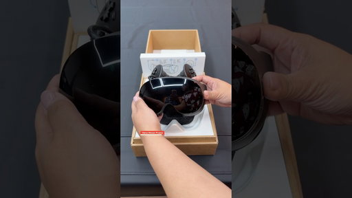 Unboxing the Steam Frame VR Headset
