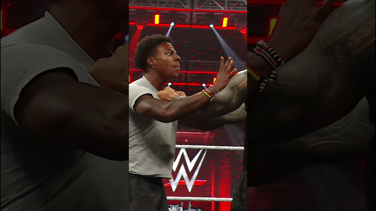 @IShowSpeed almost got 1D'd by The Usos 👀