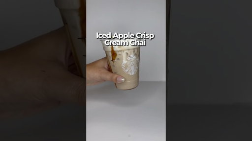 Make a apple crisp chai latte with me #applecrisp #chailatte #starbucks