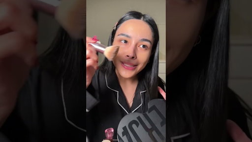 Me maquillo pero con un puntico de maquillaje 😂🗣️☝🏻 #makeuphack #maquillaje #makeupchallenge