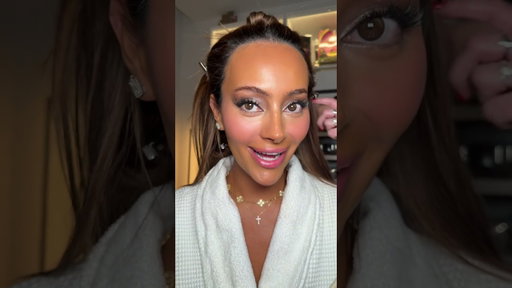 a little late but WOW this #makeup i did for NYE 😍#makeuptutorial #goingoutmakeup #makeuptips