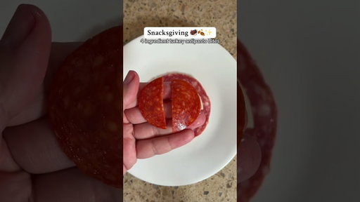 The perfect turkey themed appetizer for Thanksgiving. 🦃🍂