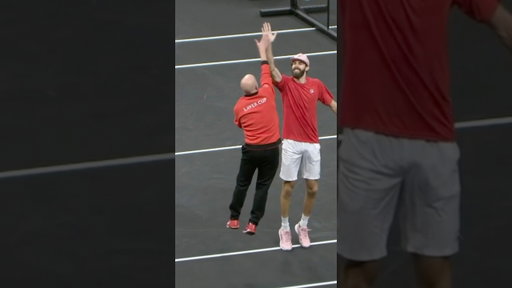 Somebody get Andre Agassi a LADDER! 🤣