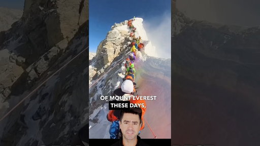 Long lines at the top of Mount Everest 🏔️