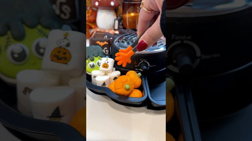 Asmr spooky smores/fondue 🫕🎃 #halloween #asmr #aesthetic #satisfying #shorts #short #viral
