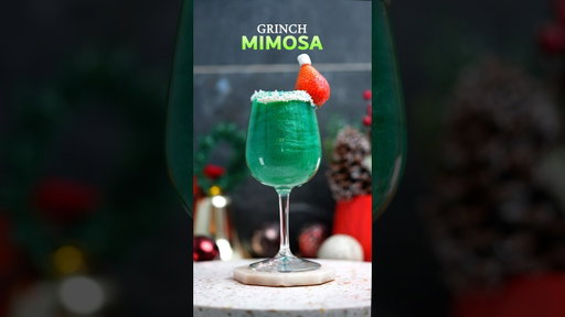 Grinch Mimosa 🎄🎅 #cocktail #bartender #drink #cocktail #bar #christmas #cocktailbar #drinkrecipes